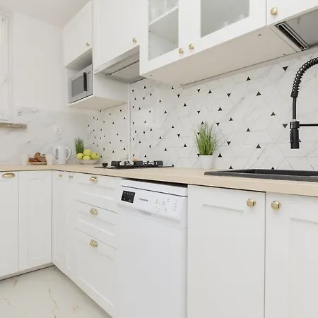 Center Skylines By Renters 아파트